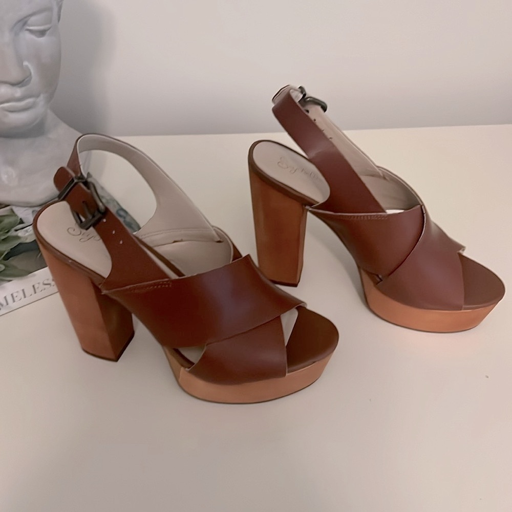 New Seychelles Women's Expedite Platform Pump, Whiskey, 7 M US